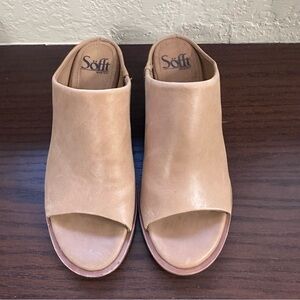 Sofft Aneesa leather slip-on sandals, a stylish open-toe block heel slide